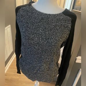 Loft sweater, half zip in back, black sleeves L